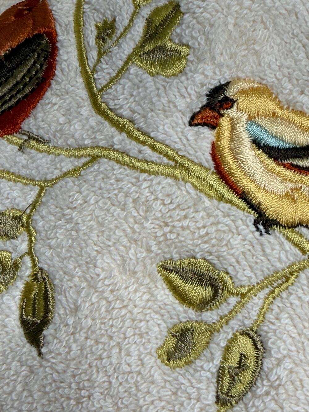Cream Cotton Towels with Cardinal Embroidery – Holiday Bathroom Décor